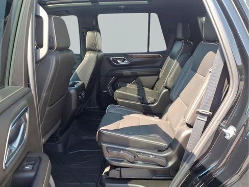 Used 2021 Chevrolet Tahoe Premier w/ Premium Package AWD/4WD image 6