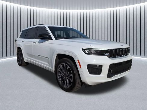 Certified 2025 Jeep Grand Cherokee L Overland w/ Luxury Tech Group IV AWD/4WD image 1