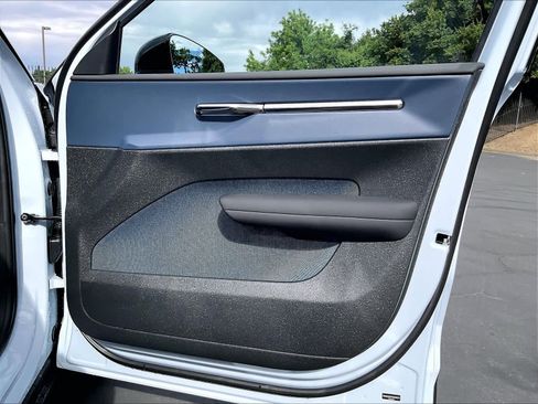 New 2026 Volvo EX30 Plus w/ Climate Package image 30