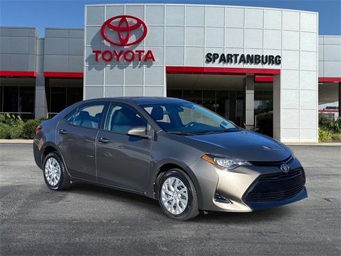 Used 2018 Toyota Corolla LE image 1