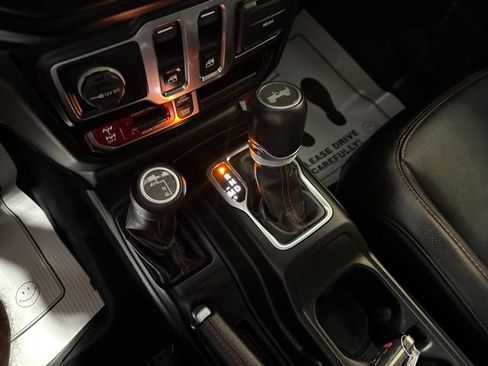 Used 2022 Jeep Wrangler Rubicon w/ Cold Weather Group AWD/4WD image 9