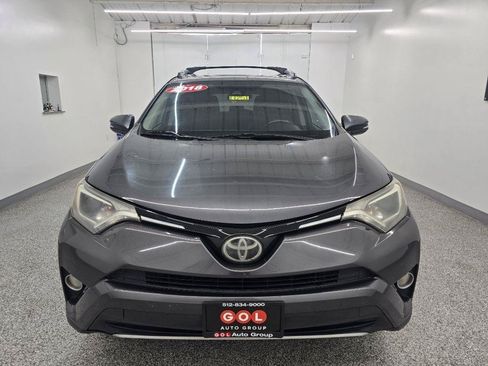 Used 2018 Toyota RAV4 XLE AWD/4WD image 2