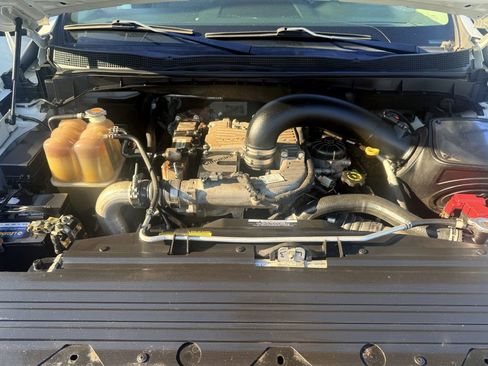 Used 2017 Nissan Titan S image 21