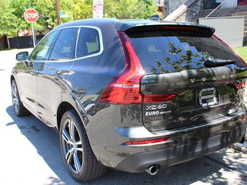 Used 2018 Volvo XC60 T5 Momentum w/ Vision Package AWD/4WD image 9