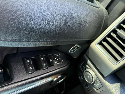Used 2018 Ford Expedition XLT AWD/4WD image 24
