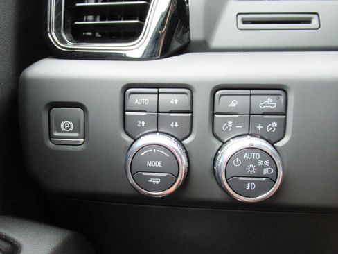 Used 2024 GMC Sierra 1500 AT4 AWD/4WD image 20