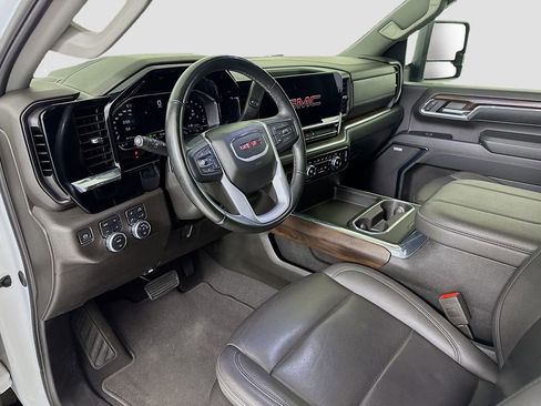 Used 2024 GMC Sierra 3500 SLT w/ SLT Premium Package AWD/4WD image 9