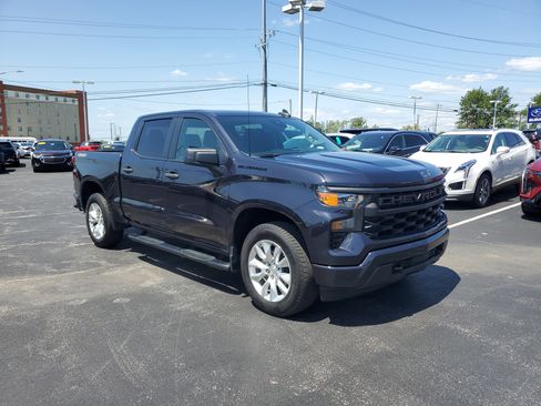 Used 2023 Chevrolet Silverado 1500 Custom w/ LPO, Dark Essentials Package AWD/4WD image 4