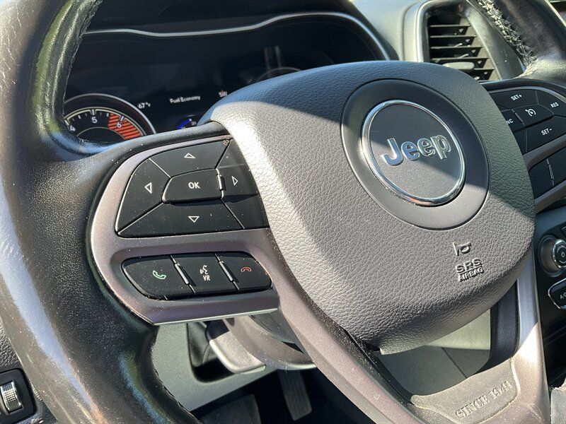 Used 2020 Jeep Cherokee Limited AWD/4WD image 24