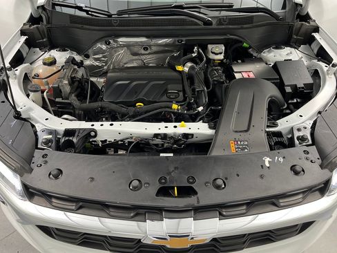 Used 2025 Chevrolet Trax LT w/ LT Convenience Package image 62