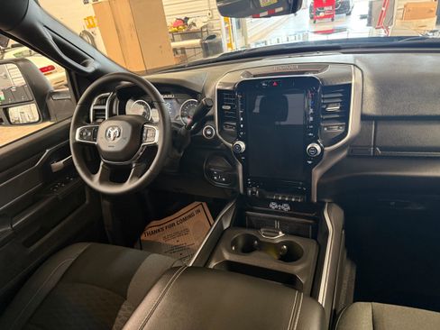 Used 2025 RAM 2500 Big Horn AWD/4WD image 19