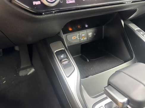 New 2025 Kia Sorento S image 6