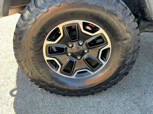Used 2015 Jeep Wrangler Unlimited Rubicon AWD/4WD image 27