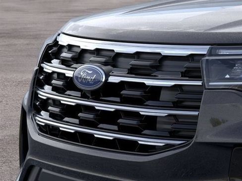 Used 2026 Ford Explorer Active w/ Active Comfort Package AWD/4WD image 17
