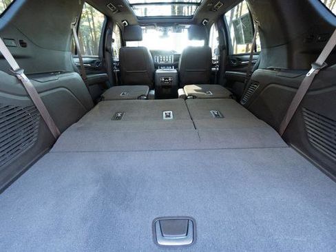 Used 2021 GMC Yukon Denali w/ Denali Premium Package image 33