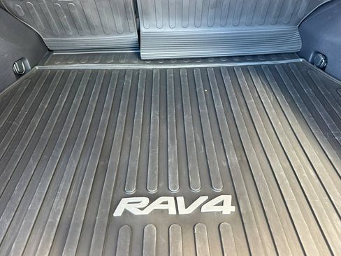 Used 2024 Toyota RAV4 LE AWD/4WD image 18