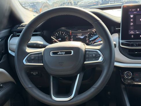 Used 2025 Jeep Compass Limited AWD/4WD image 23