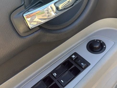 Used 2006 Dodge Magnum R/T RWD image 15