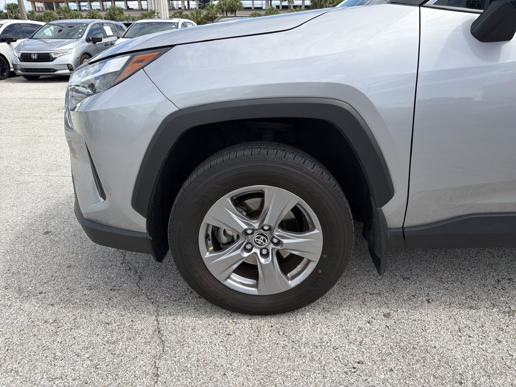 Used 2024 Toyota RAV4 LE AWD/4WD image 30
