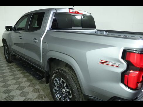 Used 2024 Chevrolet Colorado Z71 w/ Z71 Convenience Package 2 AWD/4WD image 15