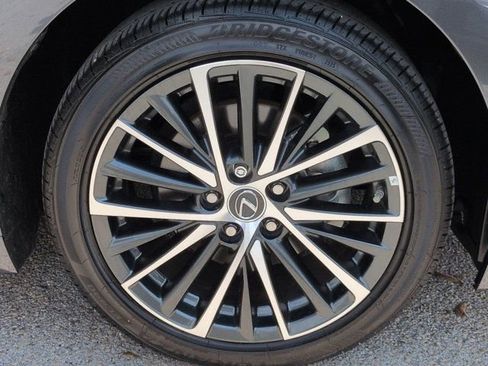Used 2025 Lexus ES 350 w/ Premium Package FWD image 11