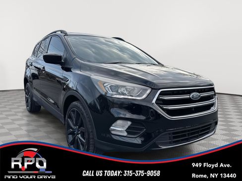 Used 2017 Ford Escape SE w/ Equipment Group 201A image 7