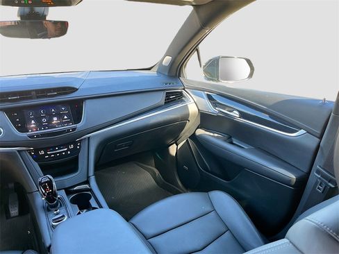 Used 2024 Cadillac XT5 Premium Luxury w/ Technology Package image 24
