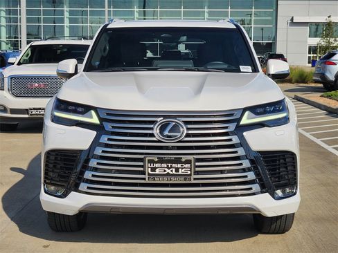 Certified 2025 Lexus LX 600 4WD w/ Luxury Package image 2