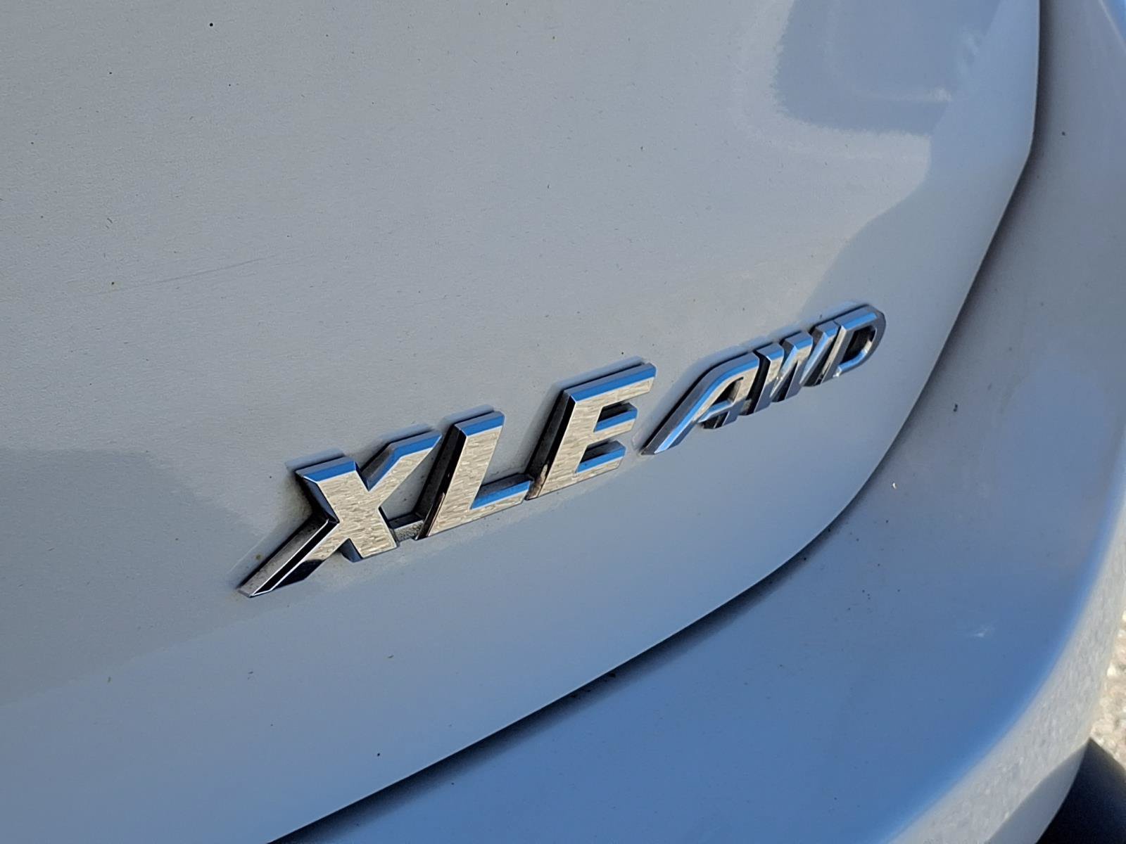 Used 2016 Toyota Highlander XLE AWD/4WD image 10