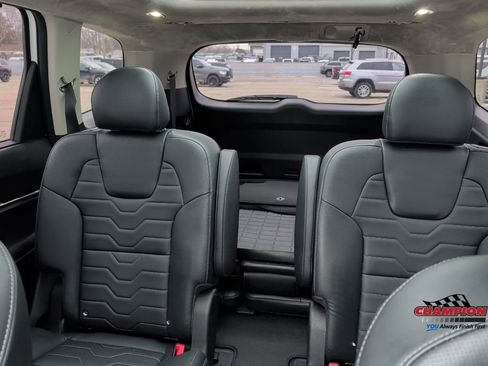 Used 2022 Kia Telluride SX w/ SX Prestige Package image 29
