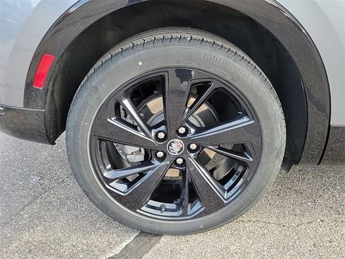 Used 2022 Buick Envision Essence w/ Sport Touring Package image 6