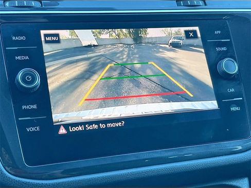 Used 2019 Volkswagen Tiguan SE image 13