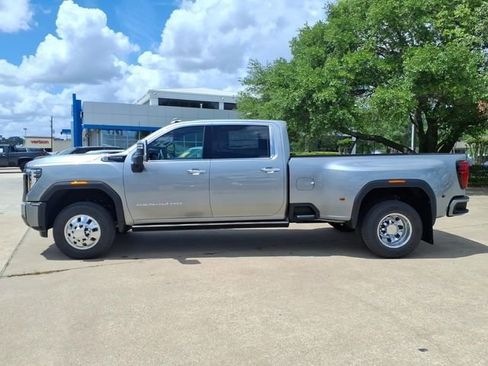 New 2026 GMC Sierra 3500 Denali Ultimate AWD/4WD image 8