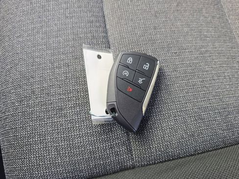 Used 2025 GMC Acadia Elevation image 29