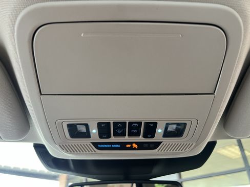 Used 2024 Ford Explorer Limited w/ Equipment Group 301A AWD/4WD image 45