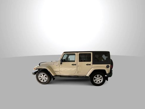 Used 2011 Jeep Wrangler Unlimited Sahara w/ Dual Top Group AWD/4WD image 5
