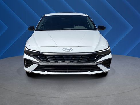 Used 2026 Hyundai Elantra Sport FWD image 8
