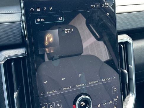 New 2025 GMC Acadia Elevation image 17