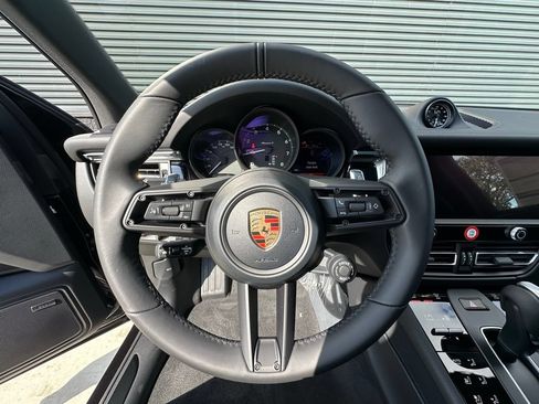 Used 2026 Porsche Macan AWD/4WD image 14