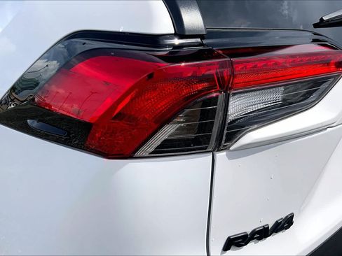 Used 2025 Toyota RAV4 XLE FWD image 28