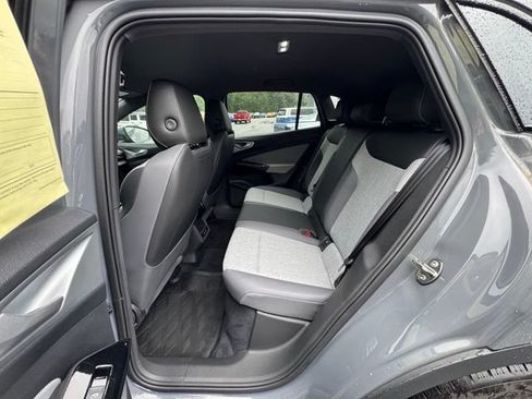 Certified 2023 Volkswagen ID.4 Pro RWD image 9
