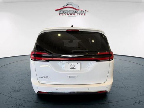 Used 2023 Chrysler Pacifica Touring-L FWD image 23