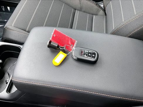 Used 2026 Honda CR-V Sport image 17