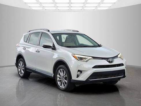 Used 2017 Toyota RAV4 Limited FWD image 8