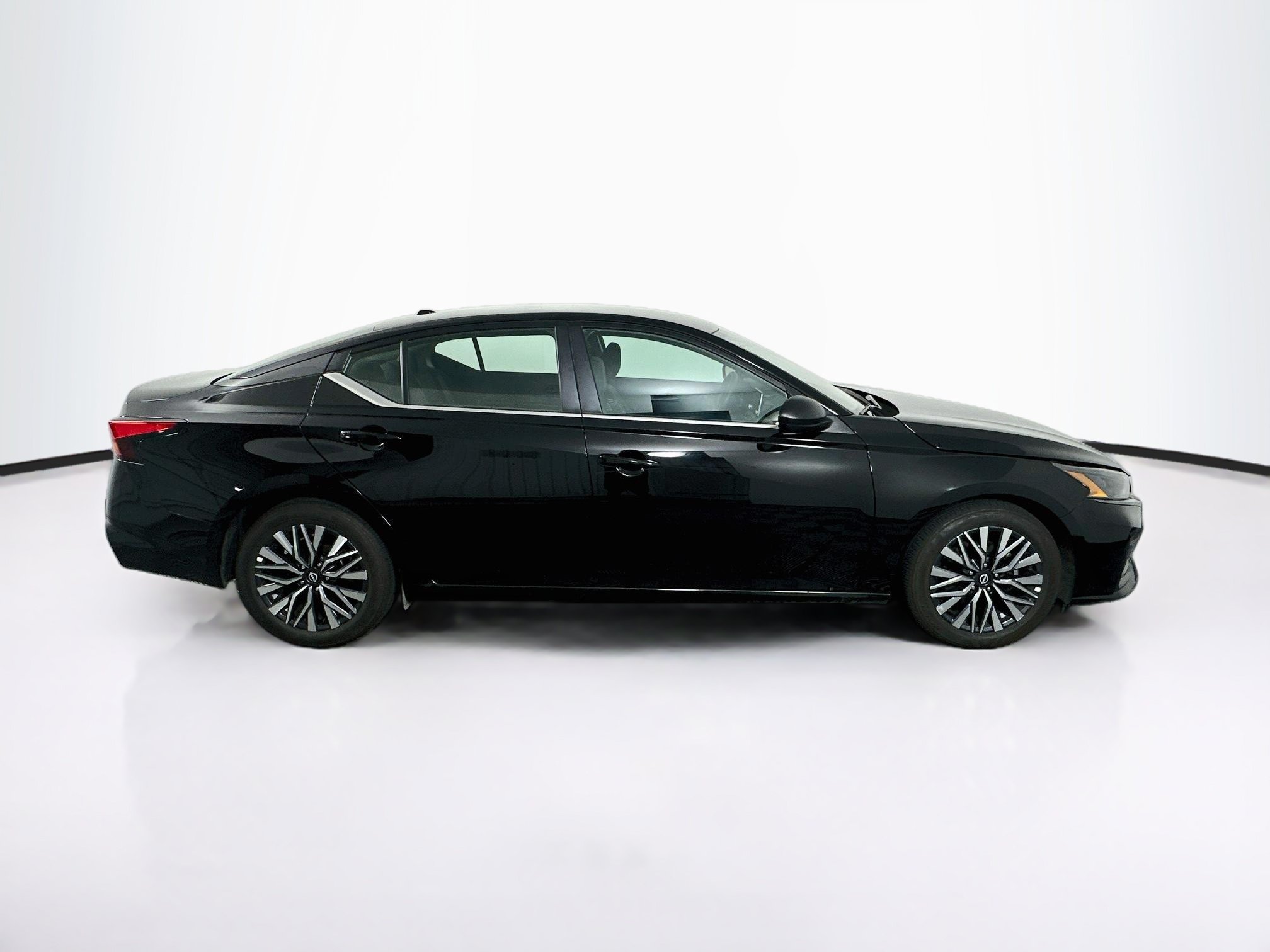 Used 2026 Nissan Altima 2.5 SV FWD image 10