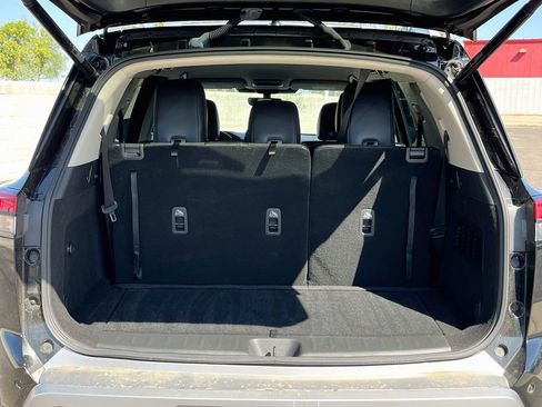 Used 2024 Nissan Pathfinder SL FWD image 26
