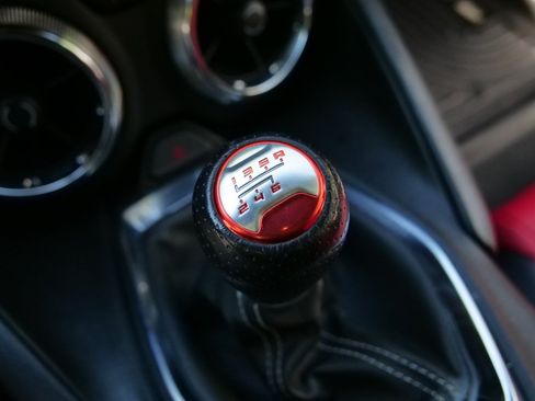 Used 2022 Chevrolet Camaro LT RWD image 8