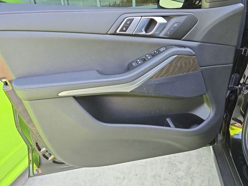 Used 2022 BMW X5 xDrive40i w/ Parking Assistance Package image 12