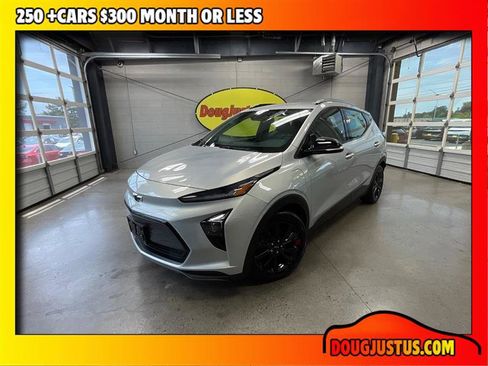 Used 2023 Chevrolet Bolt EUV LT w/ Convenience Package FWD image 1