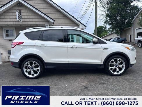 Used 2014 Ford Escape Titanium w/ Equipment Group 401A AWD/4WD image 8